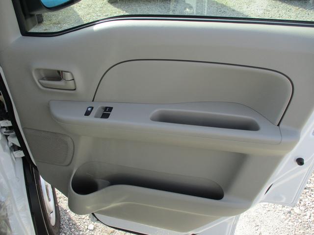 エブリイ ＰＡリミテッド　６型　４ＷＤ　前後ブレーキサポート　オートライト　スライドドア　スズキセーフティーサポート　４ＷＤ　アイドリングストップ　横滑り防止機能　衝突安全ボディ（36枚目）