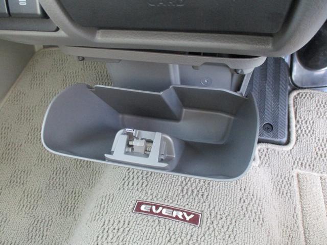 エブリイ ＰＡリミテッド　６型　４ＷＤ　前後ブレーキサポート　オートライト　スライドドア　スズキセーフティーサポート　４ＷＤ　アイドリングストップ　横滑り防止機能　衝突安全ボディ（51枚目）