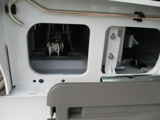 エブリイ ＰＡリミテッド　６型　４ＷＤ　前後ブレーキサポート　オートライト　スライドドア　スズキセーフティーサポート　４ＷＤ　アイドリングストップ　横滑り防止機能　衝突安全ボディ（64枚目）