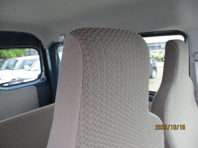 エブリイ ＰＡリミテッド　６型　　４ＷＤ　キーレス　パワーウインドウ　オートライト　スライドドア　４ＷＤ　衝突被害軽減システム　アイドリングストップ　衝突安全ボディ（3枚目）