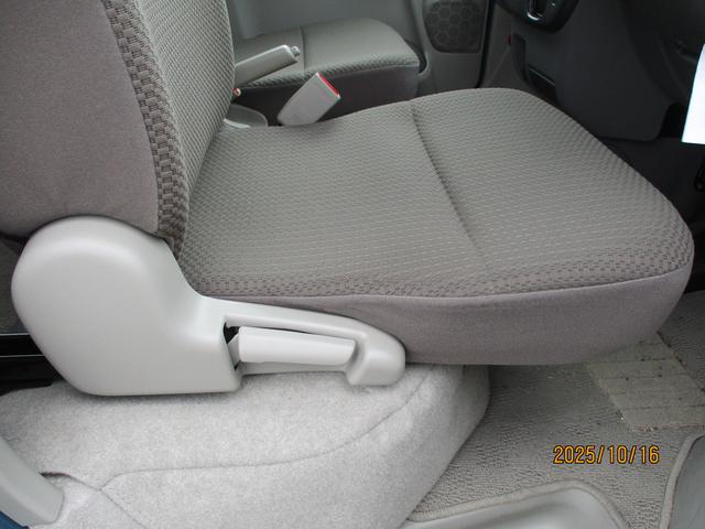 エブリイ ＰＡリミテッド　６型　　４ＷＤ　キーレス　パワーウインドウ　オートライト　スライドドア　４ＷＤ　衝突被害軽減システム　アイドリングストップ　衝突安全ボディ（5枚目）