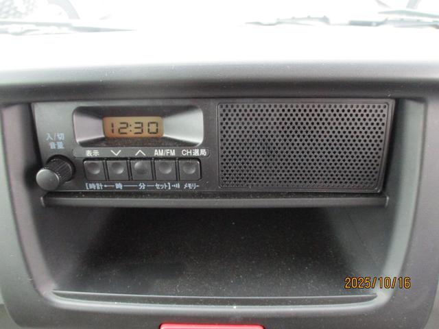 エブリイ ＰＡリミテッド　６型　　４ＷＤ　キーレス　パワーウインドウ　オートライト　スライドドア　４ＷＤ　衝突被害軽減システム　アイドリングストップ　衝突安全ボディ（11枚目）