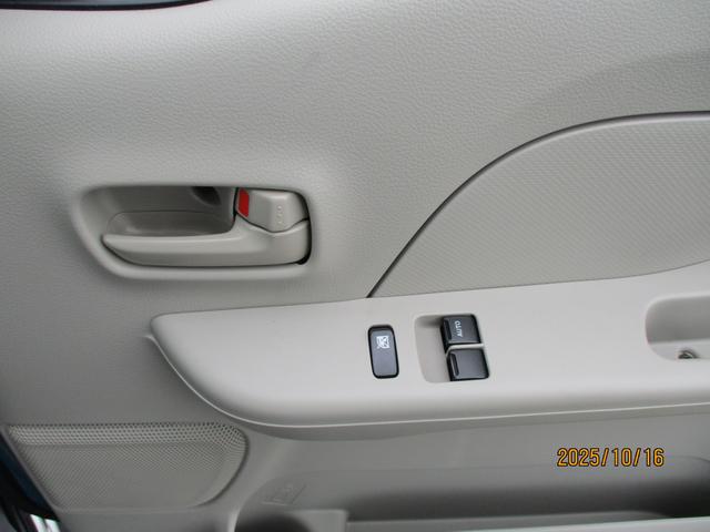 エブリイ ＰＡリミテッド　６型　　４ＷＤ　キーレス　パワーウインドウ　オートライト　スライドドア　４ＷＤ　衝突被害軽減システム　アイドリングストップ　衝突安全ボディ（13枚目）