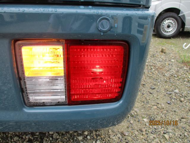 エブリイ ＰＡリミテッド　６型　　４ＷＤ　キーレス　パワーウインドウ　オートライト　スライドドア　４ＷＤ　衝突被害軽減システム　アイドリングストップ　衝突安全ボディ（35枚目）