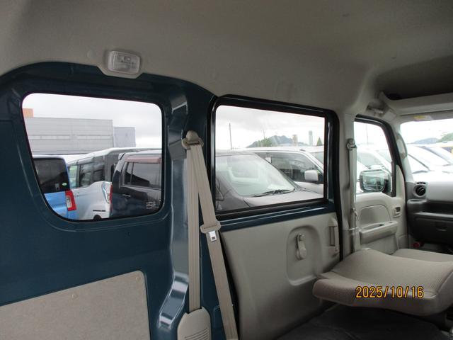 エブリイ ＰＡリミテッド　６型　　４ＷＤ　キーレス　パワーウインドウ　オートライト　スライドドア　４ＷＤ　衝突被害軽減システム　アイドリングストップ　衝突安全ボディ（40枚目）