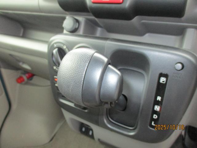 エブリイ ＰＡリミテッド　６型　　４ＷＤ　キーレス　パワーウインドウ　オートライト　スライドドア　４ＷＤ　衝突被害軽減システム　アイドリングストップ　衝突安全ボディ（45枚目）