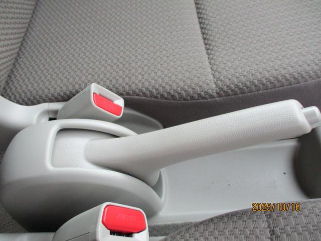 エブリイ ＰＡリミテッド　６型　　４ＷＤ　キーレス　パワーウインドウ　オートライト　スライドドア　４ＷＤ　衝突被害軽減システム　アイドリングストップ　衝突安全ボディ（46枚目）