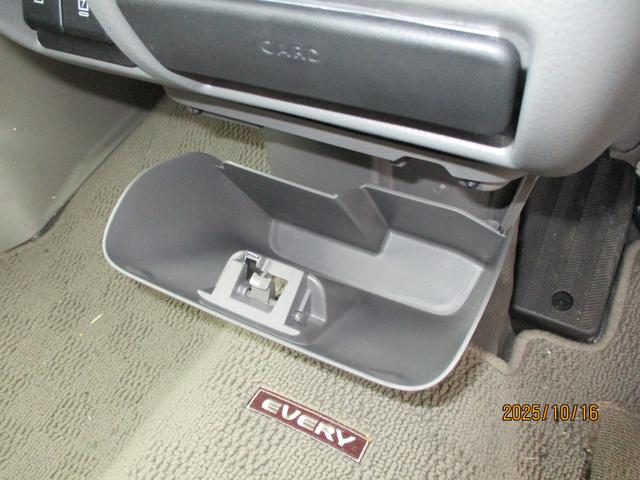 エブリイ ＰＡリミテッド　６型　　４ＷＤ　キーレス　パワーウインドウ　オートライト　スライドドア　４ＷＤ　衝突被害軽減システム　アイドリングストップ　衝突安全ボディ（50枚目）