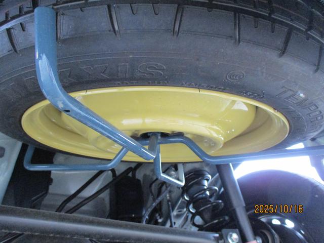 エブリイ ＰＡリミテッド　６型　　４ＷＤ　キーレス　パワーウインドウ　オートライト　スライドドア　４ＷＤ　衝突被害軽減システム　アイドリングストップ　衝突安全ボディ（61枚目）