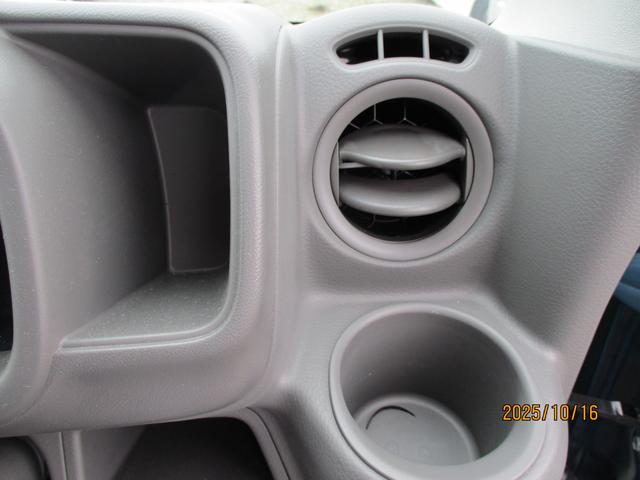 エブリイ ＰＡリミテッド　６型　　４ＷＤ　キーレス　パワーウインドウ　オートライト　スライドドア　４ＷＤ　衝突被害軽減システム　アイドリングストップ　衝突安全ボディ（70枚目）