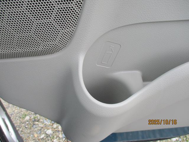 エブリイ ＰＡリミテッド　６型　　４ＷＤ　キーレス　パワーウインドウ　オートライト　スライドドア　４ＷＤ　衝突被害軽減システム　アイドリングストップ　衝突安全ボディ（71枚目）