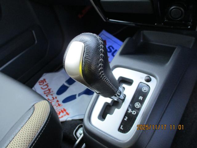 ジムニー ＬＡＮＤ　ＶＥＮＴＵＲＥ　１０型　４ＷＤ　ナビ＆リアカメラ　ドライブレコーダー　バックカメラ　純正ナビ　シートヒーター　４ＷＤ　衝突安全ボディ（13枚目）