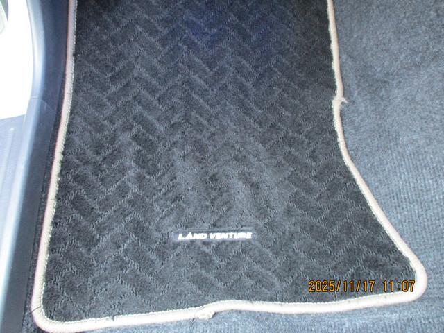 ジムニー ＬＡＮＤ　ＶＥＮＴＵＲＥ　１０型　４ＷＤ　ナビ＆リアカメラ　ドライブレコーダー　バックカメラ　純正ナビ　シートヒーター　４ＷＤ　衝突安全ボディ（63枚目）