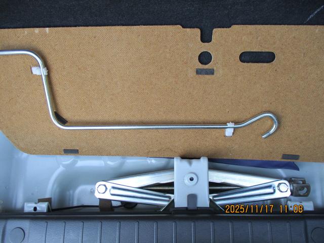 ジムニー ＬＡＮＤ　ＶＥＮＴＵＲＥ　１０型　４ＷＤ　ナビ＆リアカメラ　ドライブレコーダー　バックカメラ　純正ナビ　シートヒーター　４ＷＤ　衝突安全ボディ（65枚目）