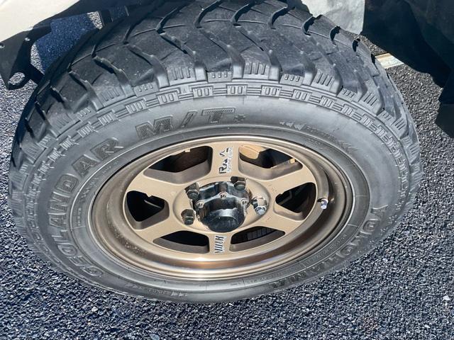 ジムニー ランドベンチャー　リフトアップ　５ＭＴ　ＲＡＹＳ製ホイール　ＭＴタイヤ　ＢＲＩＤＥ製シート　社外ステアリング　社外マフラー　前後ドラレコ（10枚目）