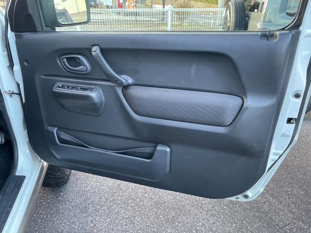 ジムニー ランドベンチャー　リフトアップ　５ＭＴ　ＲＡＹＳ製ホイール　ＭＴタイヤ　ＢＲＩＤＥ製シート　社外ステアリング　社外マフラー　前後ドラレコ（13枚目）