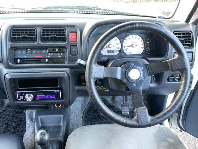 ジムニー ランドベンチャー　リフトアップ　５ＭＴ　ＲＡＹＳ製ホイール　ＭＴタイヤ　ＢＲＩＤＥ製シート　社外ステアリング　社外マフラー　前後ドラレコ（16枚目）