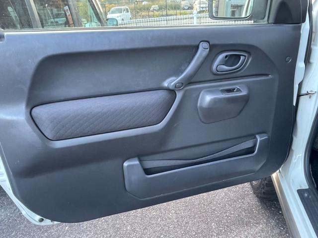 ジムニー ランドベンチャー　リフトアップ　５ＭＴ　ＲＡＹＳ製ホイール　ＭＴタイヤ　ＢＲＩＤＥ製シート　社外ステアリング　社外マフラー　前後ドラレコ（25枚目）