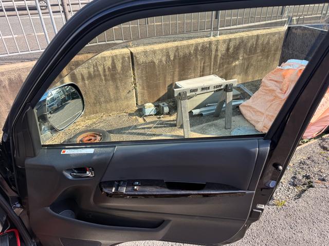 レジアスエースバン スーパーGL ダークプライム カロッツェリアサイバーナビ/シートカバー/ハヤシレーシングAW/禁煙車/レーダー/ドラレコ/ETC/バイザー・エンブレムハイエース仕様(53枚目)