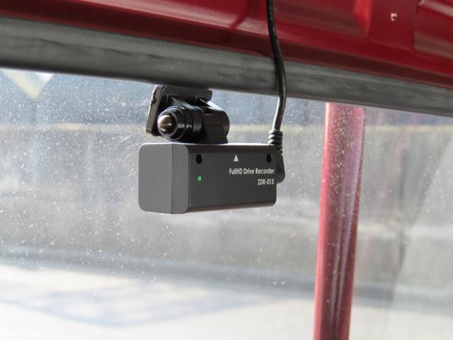 ハイゼットトラック ジャンボエクストラ　１オーナーユーザー様買取禁煙車　スマートアシスト　Ｃソナー　ケンウッドナビＴＶ　ＣＤ／ＤＶＤ／Ｂｌｕｅｔｏｏｔｈ　Ｂカメラ　前後ドラレコ　デフロック　ＬＥＤヘッド　純正マット＆バイザー　荷台マット（9枚目）