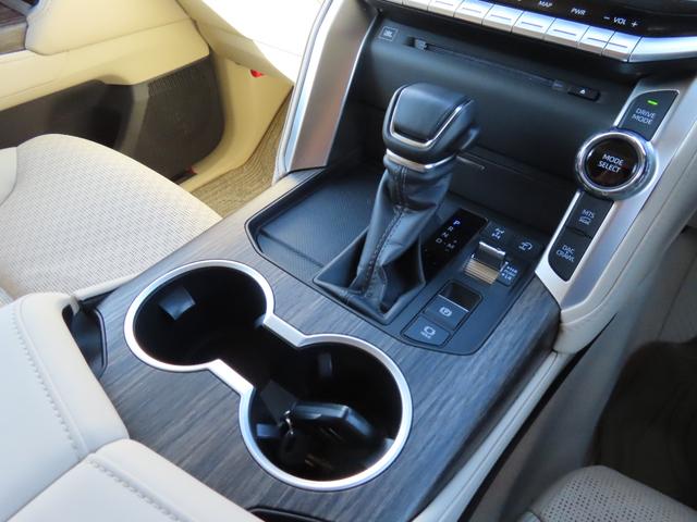 京滋バイパス「宇治西Ｉ．Ｃ」降りてスグ！近鉄「向島駅」徒歩３分！　当店は買取専門店ですので展示販売車両のほとんどはユーザー買取車です！中古車購入は是非当店で☆　買取専門店ならではの下取り額！