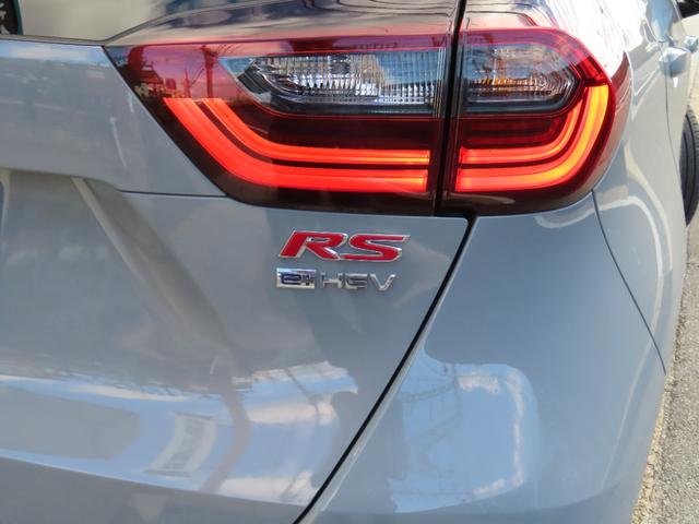 フィット e:HEV RS 1オーナーユーザー様買取禁煙車 9インチワイドCONNECTディスプレー ホンダセンシング ドライブモードスイッチ 専用サスペンション グレープライムスムースコンビシート 3ビュー切替式Rワイドカメラ(47枚目)