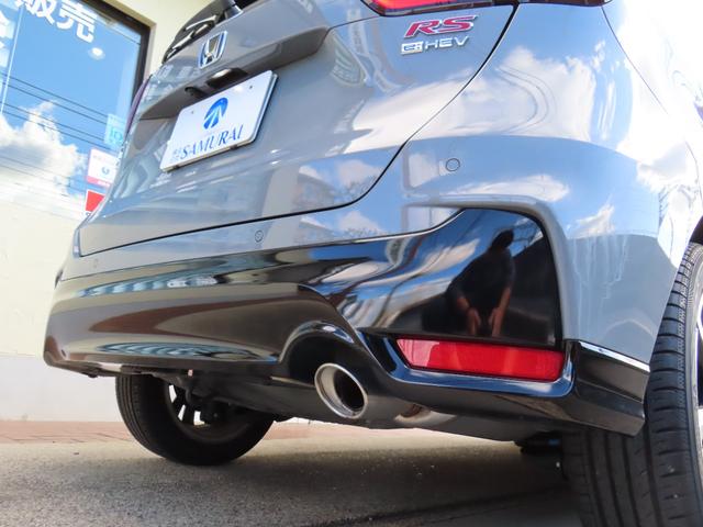 フィット e:HEV RS 1オーナーユーザー様買取禁煙車 9インチワイドCONNECTディスプレー ホンダセンシング ドライブモードスイッチ 専用サスペンション グレープライムスムースコンビシート 3ビュー切替式Rワイドカメラ(48枚目)