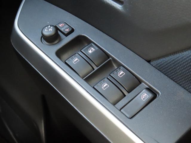 ルーミー カスタムG-T 女性1オーナーユーザー様買取禁煙車 スマアシ(予防安全機能) 純正9インチナビTV CD BT USB/HDMI パノラマビューM 純正12.1後席モニター シートヒーター ドラレコ インテリアイルミ(17枚目)