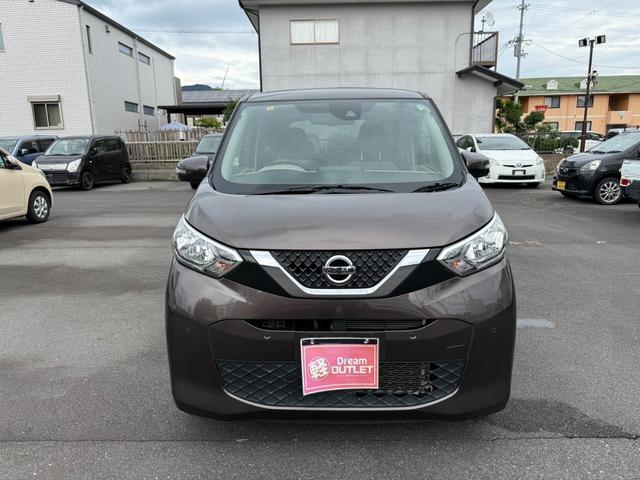 デイズ Ｘ　純正ナビ　アラウンドビューモニター　ＥＴＣ　衝突被害軽減ブレーキ　純正アルミホイール　スマートキー　電動格納式ミラー　アイドリングストップ　オートエアコン（9枚目）
