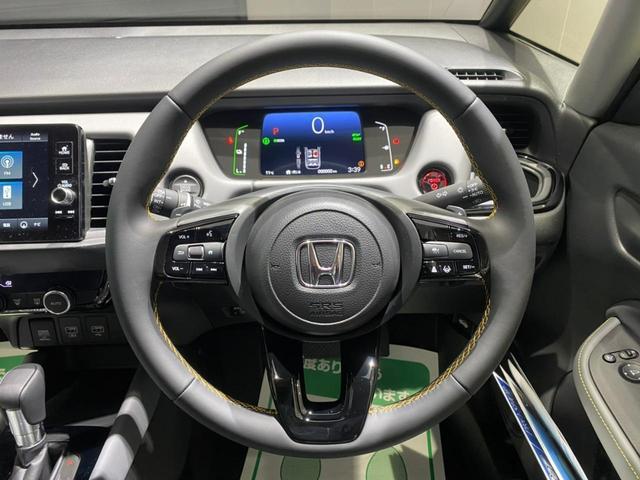 フィット ｅ：ＨＥＶ　ＲＳ　ＨｏｎｄａＳＥＮＳＩＮＧ／ＨｏｎｄａＣＯＮＮＥＣＴディスプレー／バックカメラ／ＥＴＣ２．０車載器／ＬＥＤヘッドライト／プッシュエンジンスタート／電子パーキングブレーキ／フルオートエアコン／純正１６ＡＷ（9枚目）