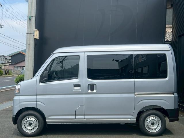ハイゼットカーゴ ＤＸ　届出済未使用車　スマートアシスト　両側スライドドア　キーレス　オートライト　ＡＭ／ＦＭラジオ　マニュアルエアコン　アイドリングストップ（10枚目）