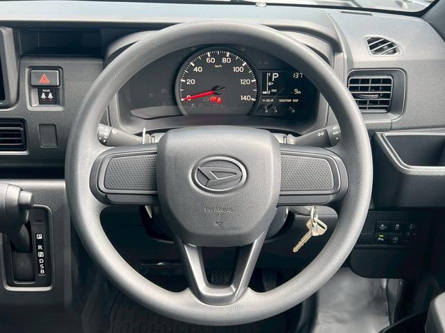 ハイゼットカーゴ ＤＸ　届出済未使用車　スマートアシスト　両側スライドドア　キーレス　オートライト　ＡＭ／ＦＭラジオ　マニュアルエアコン　アイドリングストップ（32枚目）