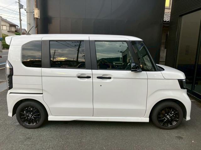 Ｎ－ＢＯＸカスタム Ｌ　スタイル＋ブラック　ナビ　バックカメラ　ＥＴＣ　両側電動スライド　電子パーキング　オートブレーキホールド　アダプティブクルーズコントロール　純正アルミホイール　運転席＆助手席シートヒーター　シートバックテーブル（10枚目）