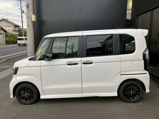 Ｎ－ＢＯＸカスタム Ｌ　スタイル＋ブラック　ナビ　バックカメラ　ＥＴＣ　両側電動スライド　電子パーキング　オートブレーキホールド　アダプティブクルーズコントロール　純正アルミホイール　運転席＆助手席シートヒーター　シートバックテーブル（11枚目）