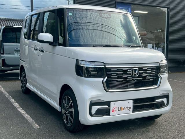 Ｎ－ＢＯＸカスタム ベースグレード　ＨｏｎｄａＳＥＮＳＩＮＧ　片側電動スライドドア　電子パーキング　オートブレーキホールド　アダプティブクルーズコントロール　純正アルミホイール　スマートキー　運転席＆助手席シートヒーター　ＬＥＤ（7枚目）