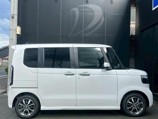 Ｎ－ＢＯＸカスタム ベースグレード　ＨｏｎｄａＳＥＮＳＩＮＧ　片側電動スライドドア　電子パーキング　オートブレーキホールド　アダプティブクルーズコントロール　純正アルミホイール　スマートキー　運転席＆助手席シートヒーター　ＬＥＤ（8枚目）