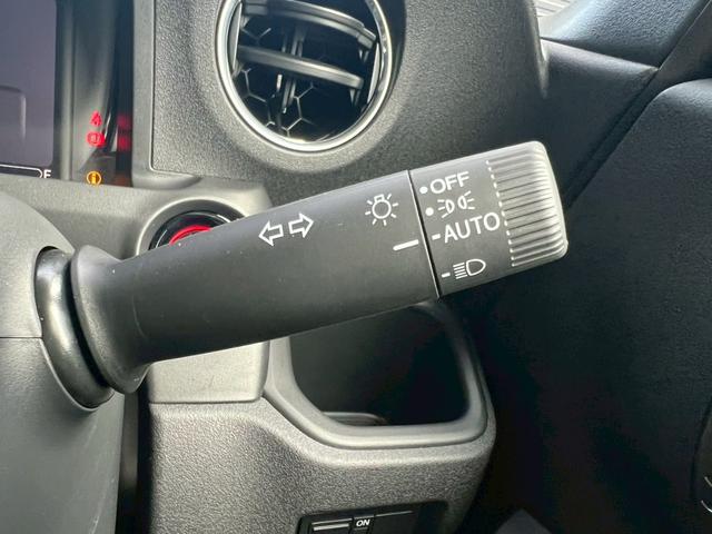 Ｎ－ＢＯＸカスタム ベースグレード　ＨｏｎｄａＳＥＮＳＩＮＧ　片側電動スライドドア　電子パーキング　オートブレーキホールド　アダプティブクルーズコントロール　純正アルミホイール　スマートキー　運転席＆助手席シートヒーター　ＬＥＤ（35枚目）