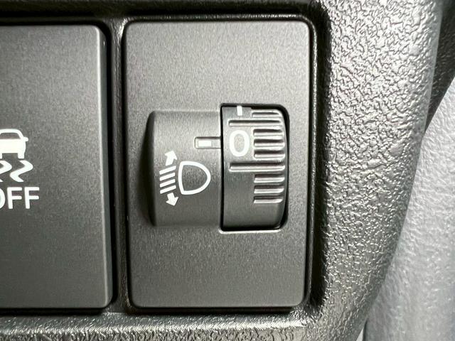Ｎ－ＢＯＸカスタム ベースグレード　ＨｏｎｄａＳＥＮＳＩＮＧ　片側電動スライドドア　電子パーキング　オートブレーキホールド　アダプティブクルーズコントロール　純正アルミホイール　スマートキー　運転席＆助手席シートヒーター　ＬＥＤ（54枚目）