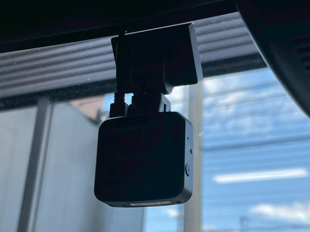Ｎ－ＢＯＸカスタム ベースグレード　ＨｏｎｄａＳＥＮＳＩＮＧ　ドラレコ　ＥＴＣ　片側電動スライド　電子パーキング　オートブレーキホールド　アダプティブクルーズコントロール　運転席＆助手席シートヒーター　ＬＥＤヘッドライト　スマートキー（7枚目）