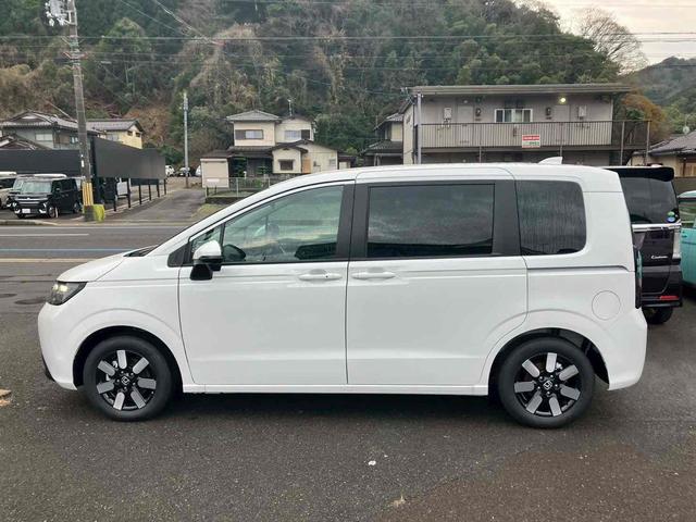 フリード エアー　ＥＸ　バックカメラ　クリアランスソナー　オートクルーズコントロール　レーンアシスト　衝突被害軽減システム　両側電動スライドドア　オートライト　ＬＥＤヘッドランプ　スマートキー　電動格納ミラー　シートヒーター（9枚目）