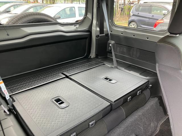 ジムニー ＸＣ　サイドＳＲＳ　ＬＥＤヘットランプ　助手席エアバック　シ－トヒ－タ－　イモビライザー　アクティブクルーズコントロール　横滑り防止システム　フルフラットシート　ＳＲＳ　エアコン　切替４ＷＤ　衝突安全ボディ（8枚目）