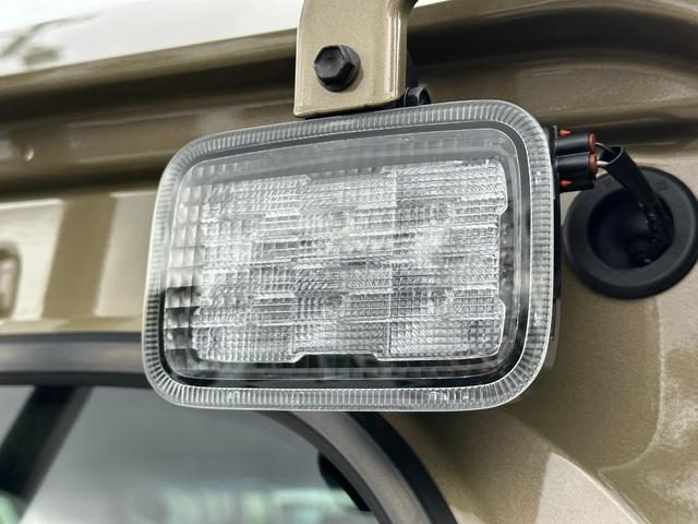 ハイゼットトラック ジャンボエクストラ　スマートアシストＩＩＩ　４ＷＤ　オートマ　ＬＥＤ作業灯　スマートキー　プッシュスタート　ＬＥＤヘッドライトフォグランプ　純正フロアマット　純正ドアバイザー（49枚目）