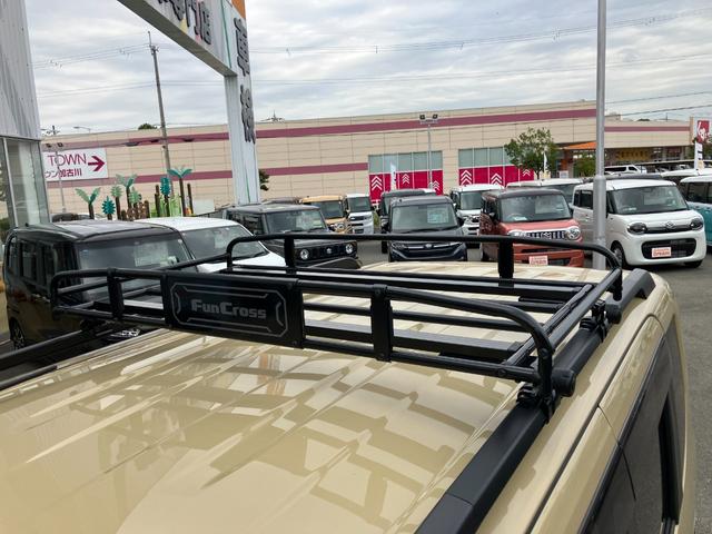 タント ファンクロス　届出済未使用車　純正ディスプレイオーディオ　バックカメラ　ガラスルーフ　両側電動スライド　電子パーキング　オートブレーキホールド　純正アルミホイール　ＬＥＤヘッドライト　フォグライト　シートヒーター（7枚目）