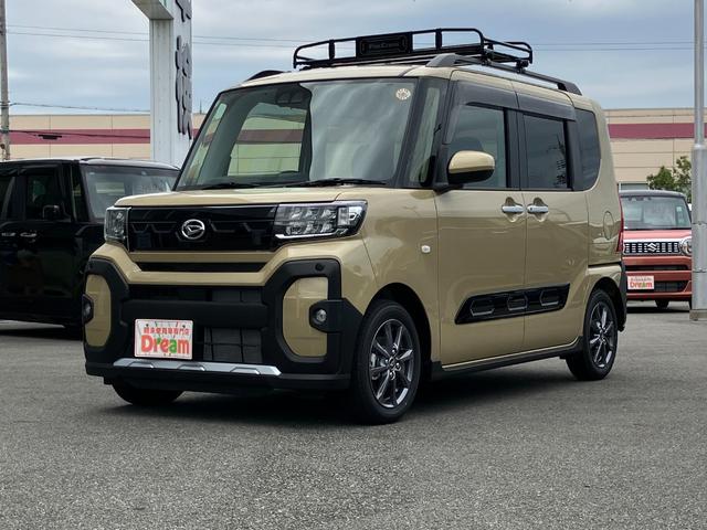 タント ファンクロス　届出済未使用車　純正ディスプレイオーディオ　バックカメラ　ガラスルーフ　両側電動スライド　電子パーキング　オートブレーキホールド　純正アルミホイール　ＬＥＤヘッドライト　フォグライト　シートヒーター（8枚目）
