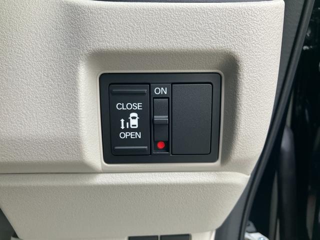 Ｎ－ＢＯＸ ベースグレード　ＨｏｎｄａＳＥＮＳＩＮＧ　片側電動スライド　電子パーキング　オートブレーキホールド　運転席＆助手席シートヒーター　アダプティブクルーズコントロール　スマートキー　サンシェード　オートライト（5枚目）