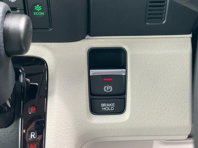 Ｎ－ＢＯＸ ベースグレード　ＨｏｎｄａＳＥＮＳＩＮＧ　片側電動スライド　電子パーキング　オートブレーキホールド　運転席＆助手席シートヒーター　アダプティブクルーズコントロール　スマートキー　サンシェード　オートライト（35枚目）