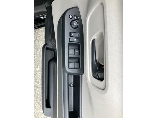 Ｎ－ＢＯＸ ベースグレード　ＨｏｎｄａＳＥＮＳＩＮＧ　片側電動スライド　電子パーキング　オートブレーキホールド　運転席＆助手席シートヒーター　アダプティブクルーズコントロール　スマートキー　サンシェード　オートライト（42枚目）