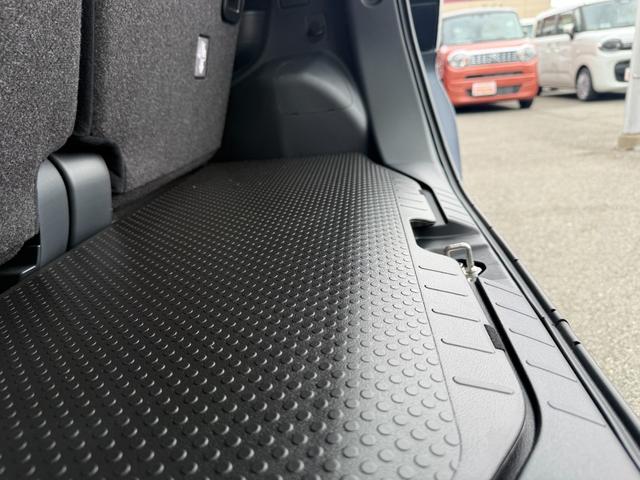 タント カスタムＸ　両側電動スライドドア　衝突被害軽減ブレーキ　電子パーキング　オートブレーキホールド　純正アルミホイール　スマートキー　運転席＆助手席シートヒーター　電動格納式ミラー　オートライト　ステアリングスイッチ（23枚目）
