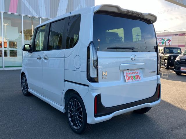 Ｎ－ＢＯＸカスタム ターボ　ＨｏｎｄａＳＥＮＳＩＮＧ　両側電動スライドドア　アダプティブクルーズコントロール　電子パーキング　オートブレーキホールド　運転席＆助手席シートヒーター　スマートキー　サンシェード　シートバックテーブル（11枚目）