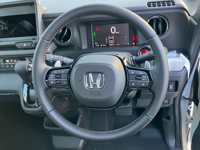Ｎ－ＢＯＸカスタム ターボ　ＨｏｎｄａＳＥＮＳＩＮＧ　両側電動スライドドア　アダプティブクルーズコントロール　電子パーキング　オートブレーキホールド　運転席＆助手席シートヒーター　スマートキー　サンシェード　シートバックテーブル（31枚目）